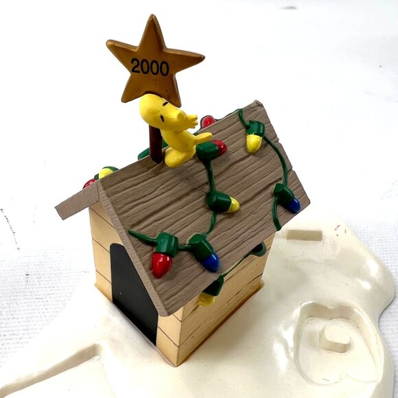 Hallmark Keepsake Ornament Woodstock On Doghouse Display Piece 2000 A Snoopy Chr - Picture 5 of 10